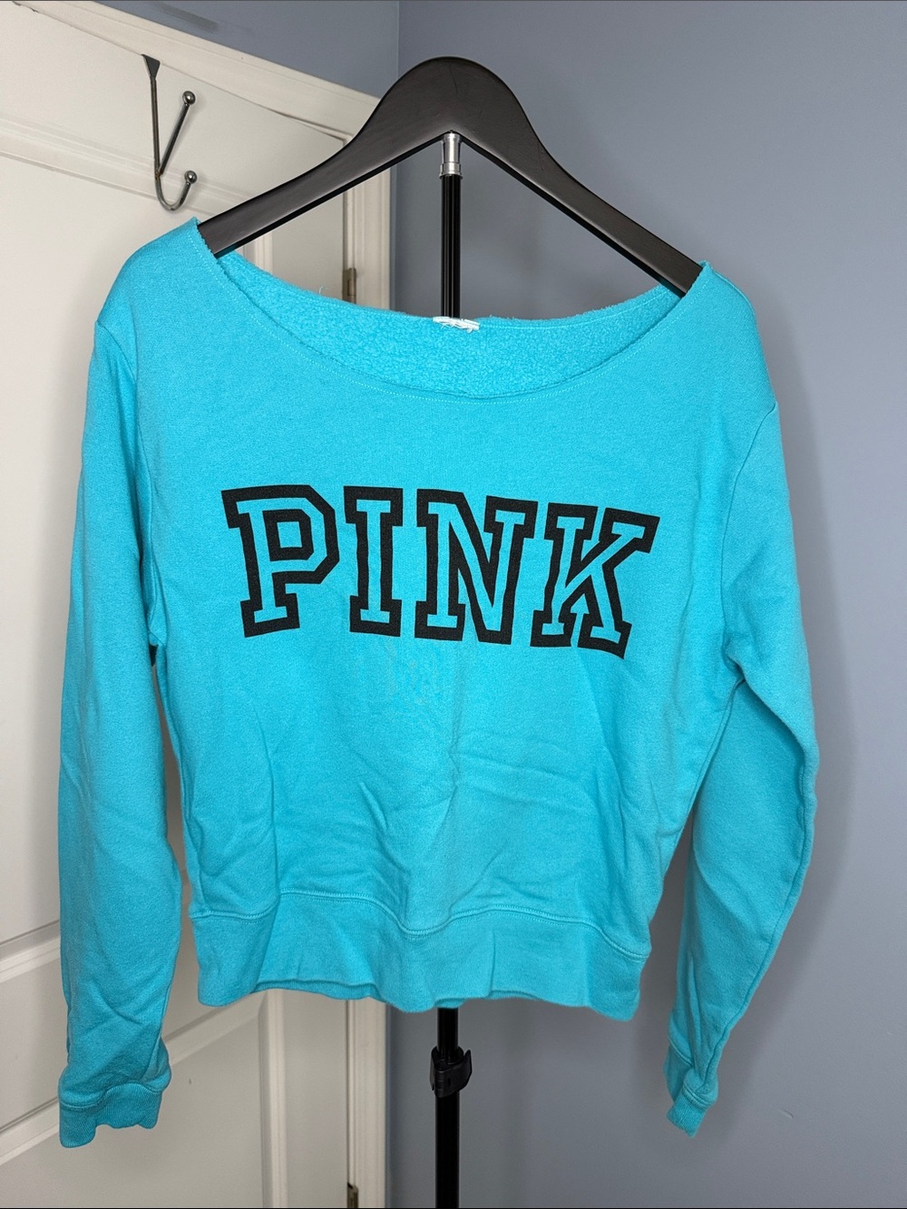 PINK Victoria's Secret Turquoise Crewneck Sweatshirt with Black Logo